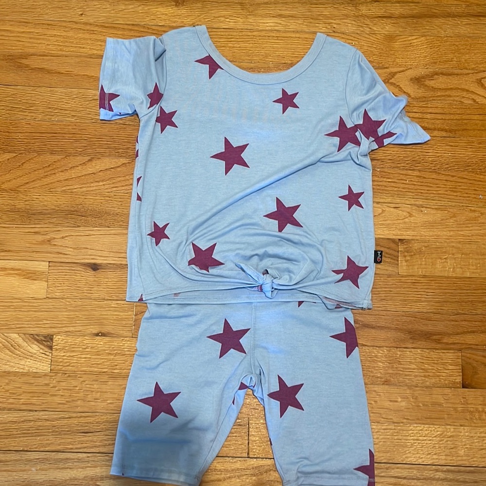 T2 love biker short set. Size 12